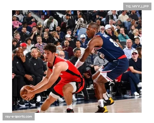 泰伦卢排兵布阵空间感出色 但内线身高短板成比赛关键转折点 泰伦卢排兵布阵空间感出色 但内线身高短板成比赛关键转折点